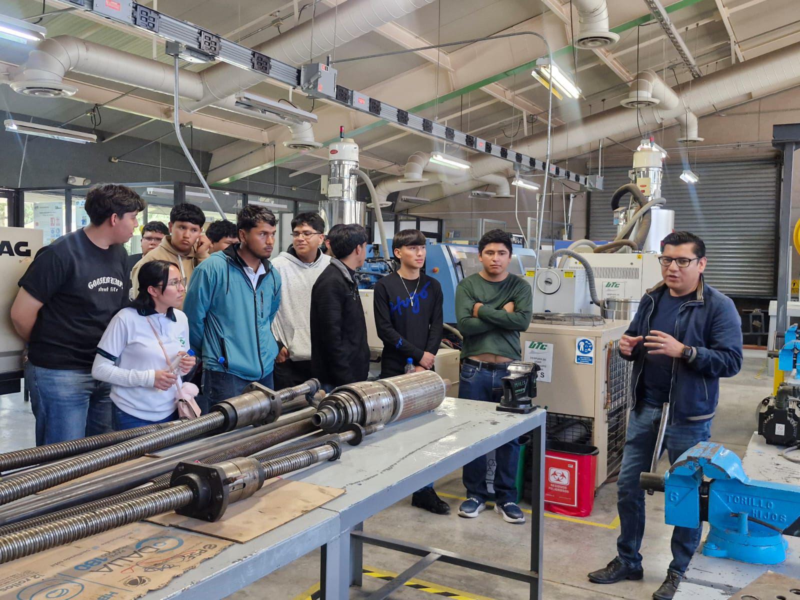 Alumnos del Conalep de Mazapil, Zacatecas, exploran oferta académica de la UTC en visita guiada