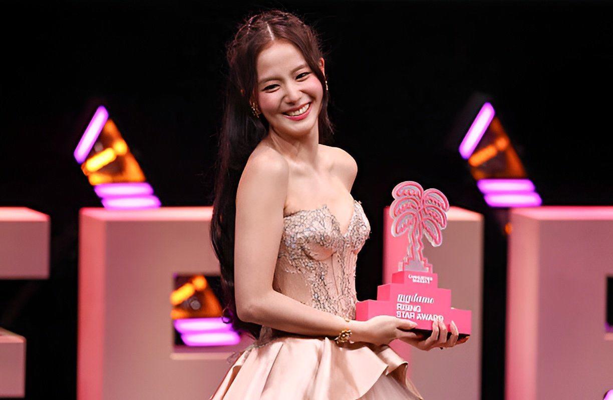 ¡Pavimentando el camino! Jisoo es reconocida en Canneseries y refuerza su camino como actriz