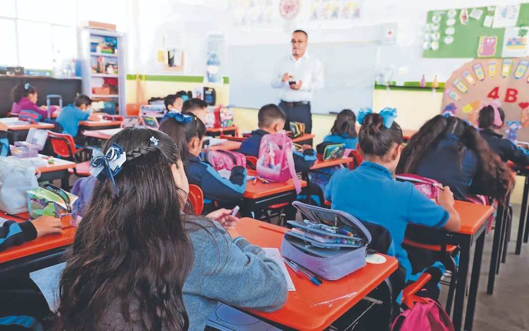 Pánico en primaria: alumno amenaza con ataque y padres reclaman que siga en el aula