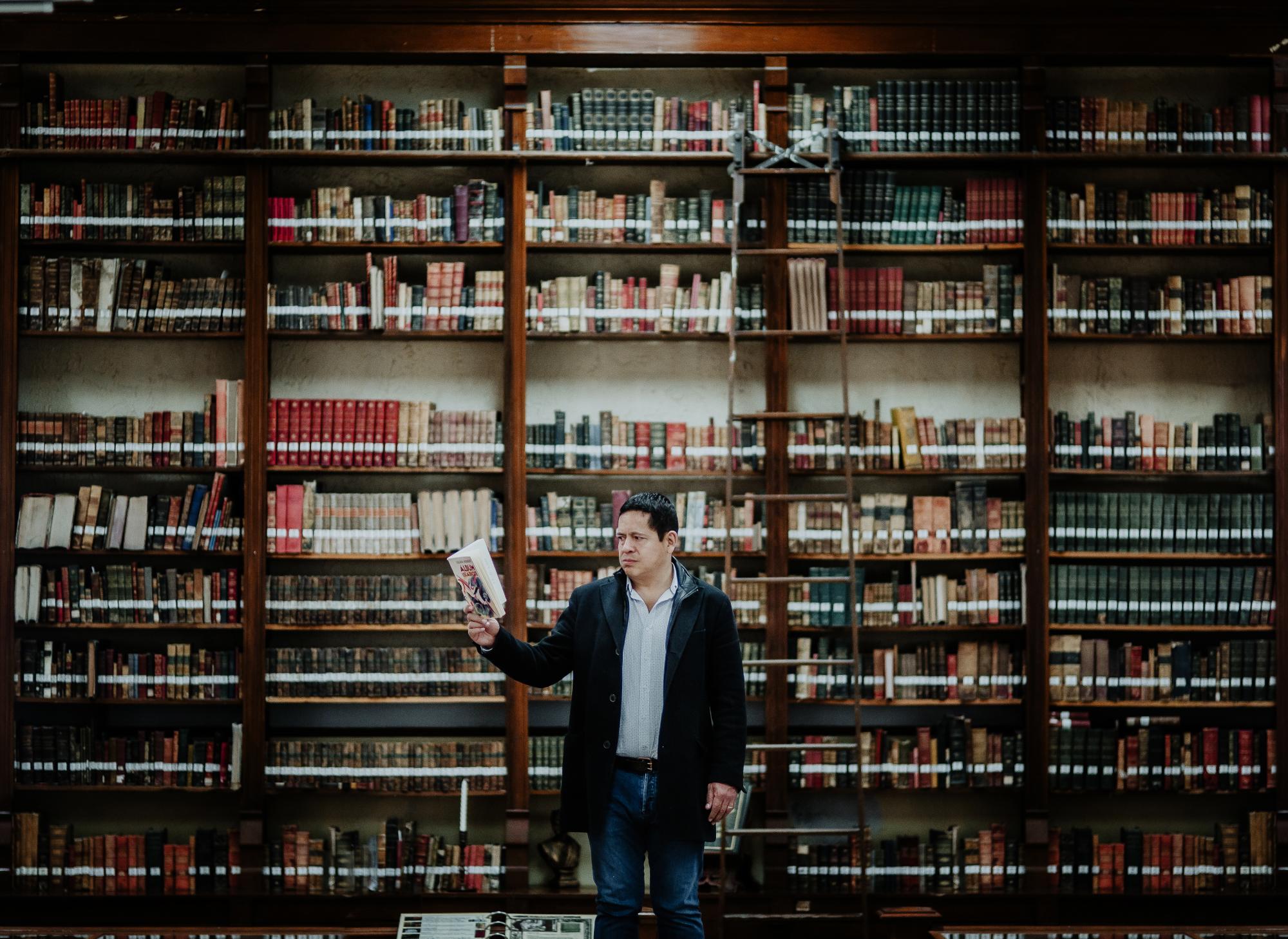 Julián Herbert, un escritor que confía en el tarot, idolatra a Tarantino y ama a Coahuila