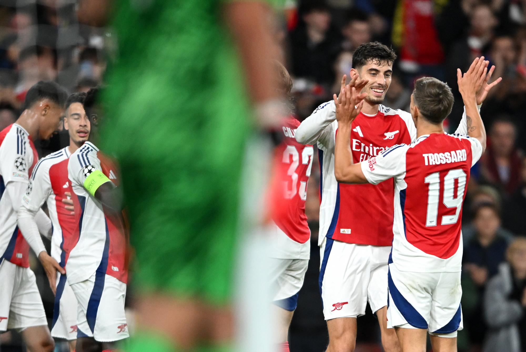 Arsenal le demuestra al PSG como se juega la Champions League y les ganan en Londres. Noticias en tiempo real
