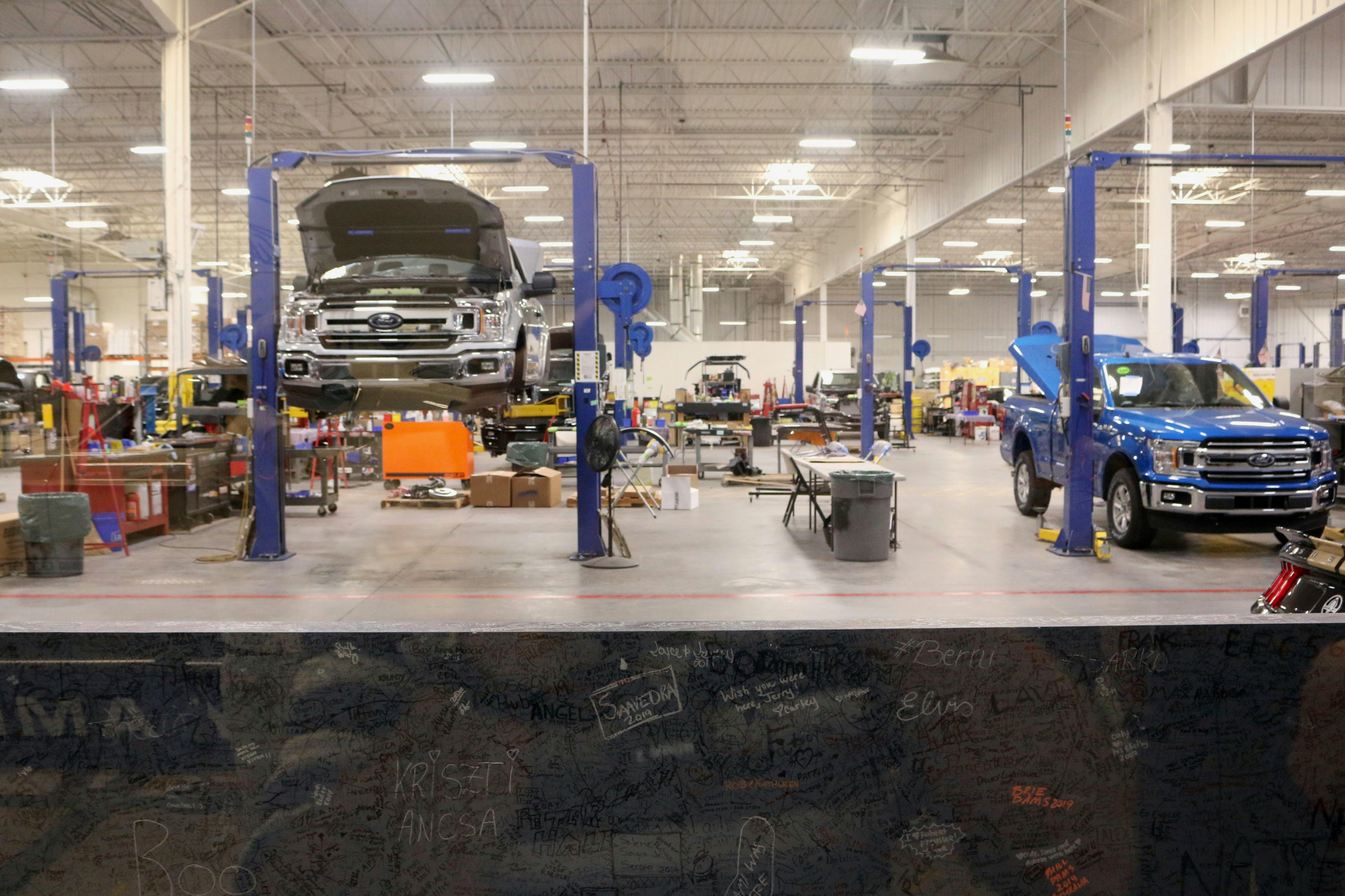 Pide Trump que 50% de partes de los autos proceda de EU