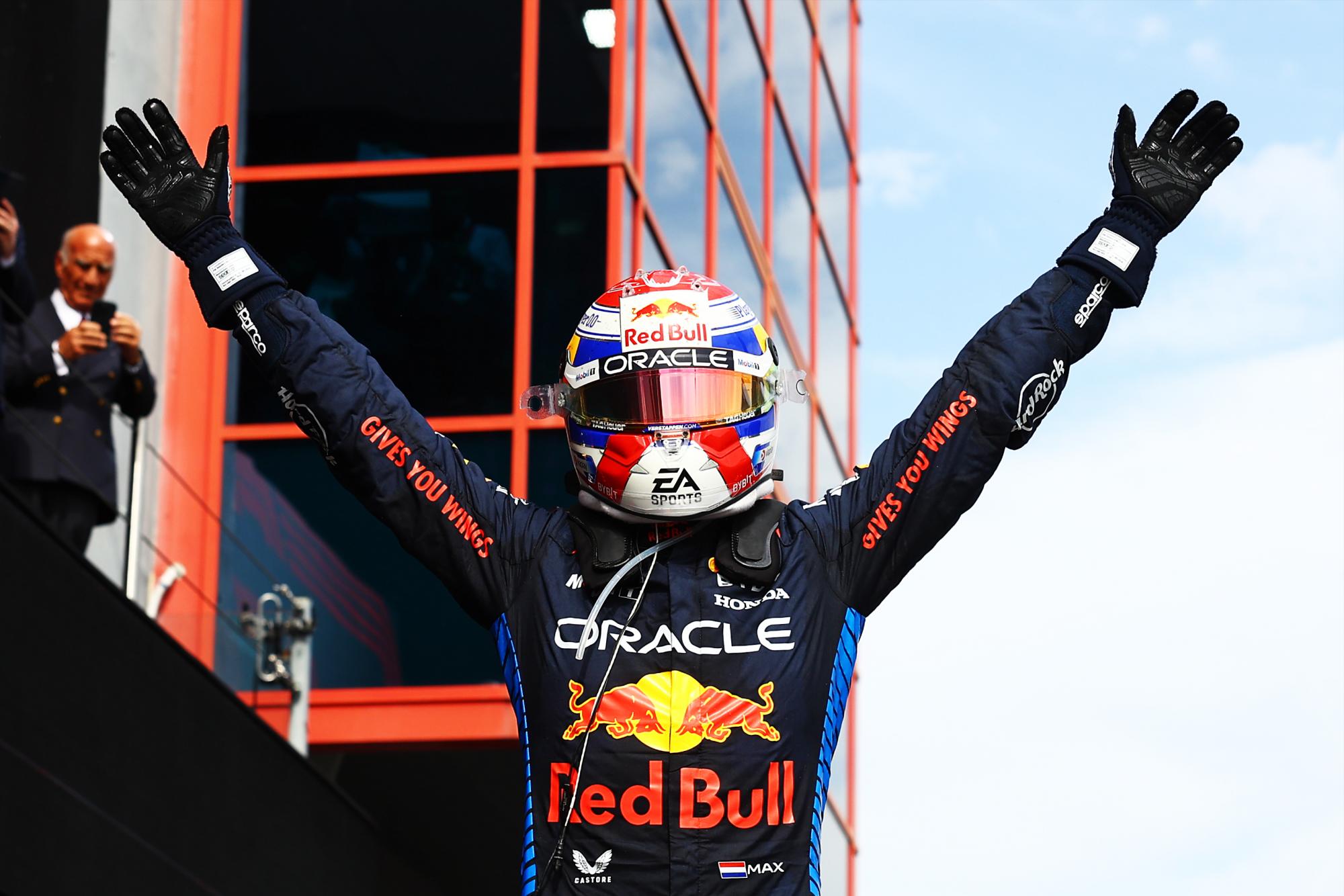 El Gran Premio de Emilia Romagna de Fórmula 1 2024, se perfilaba como una carrera tranquila hasta que Max Verstappen alcanzó su victoria número 59 en la Fórmula 1, la quinta de la temporada y su t
