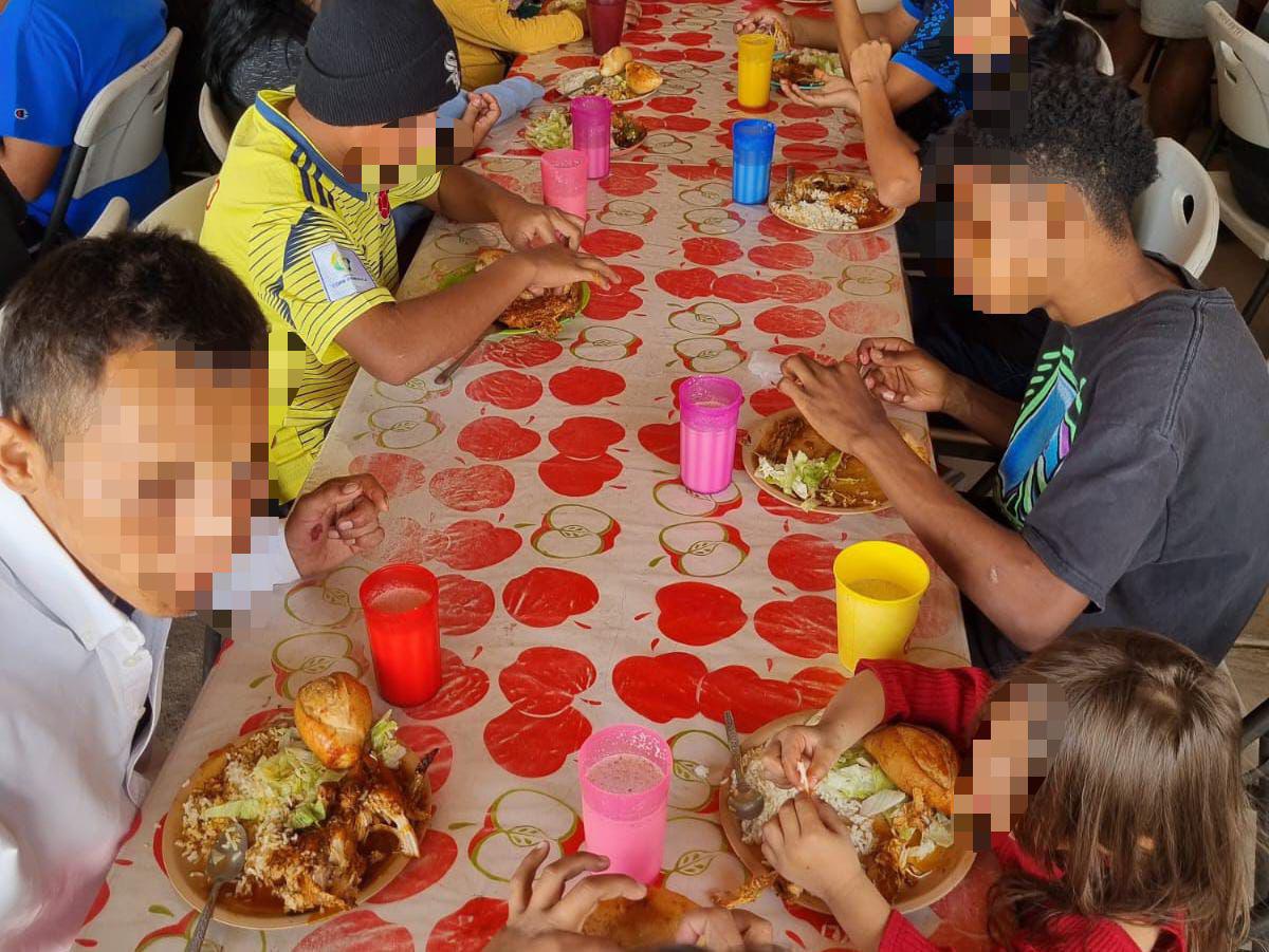 Por Torreón pasan cada vez pasan niños migrantes con sus familias y ya no solo centroamericanos. Noticias en tiempo real