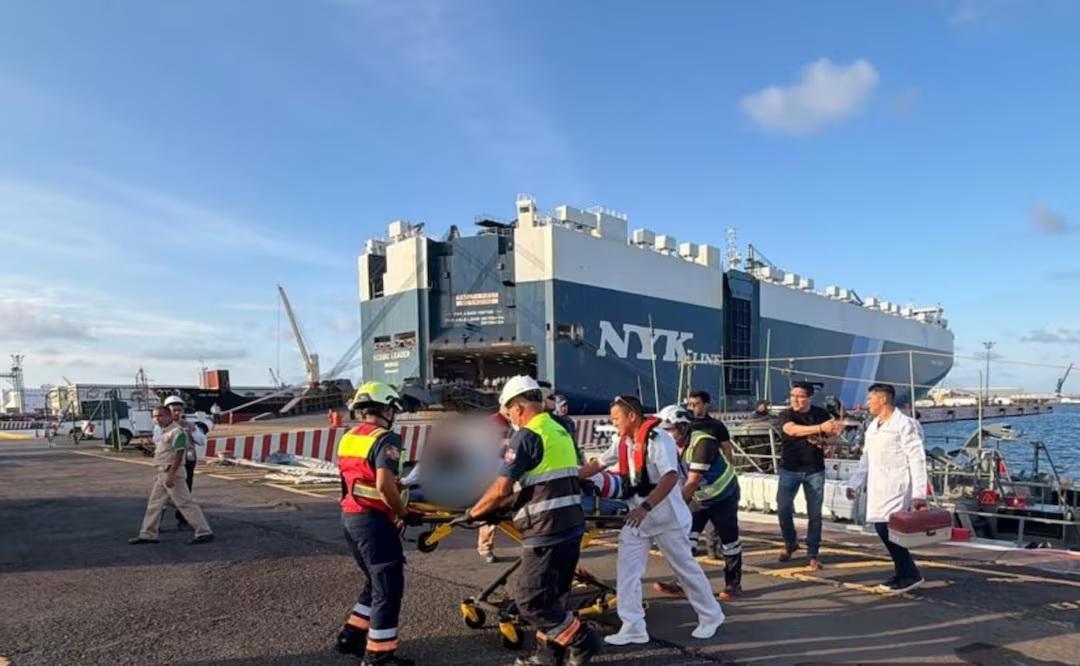 Semar evacua a dos tripulantes con síntomas de hipoxia de buque mercante frente a Veracruz