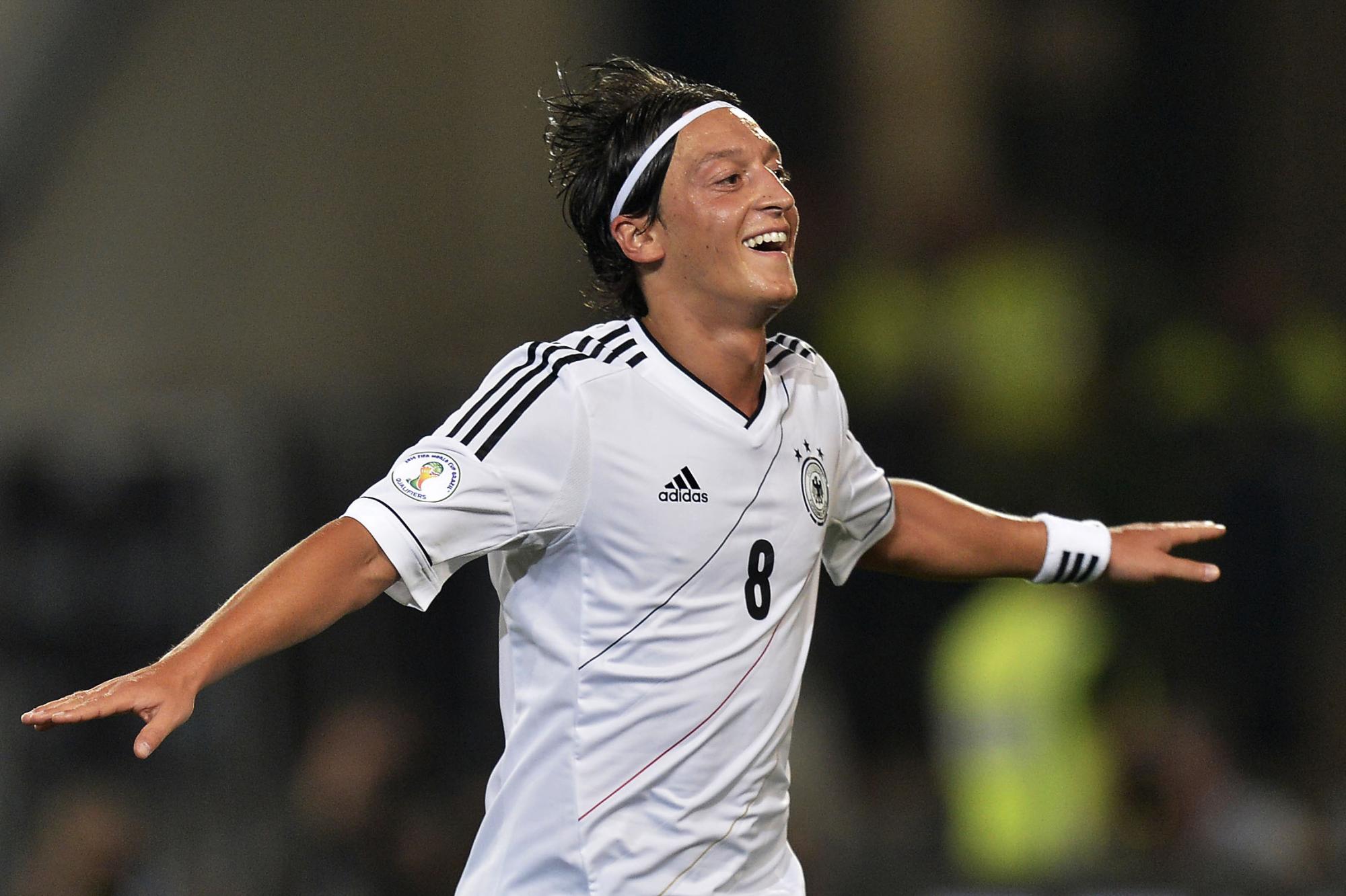 Mesut Özil dice adiós al futbol: ‘era tiempo de dejar el escenario’. Noticias en tiempo real