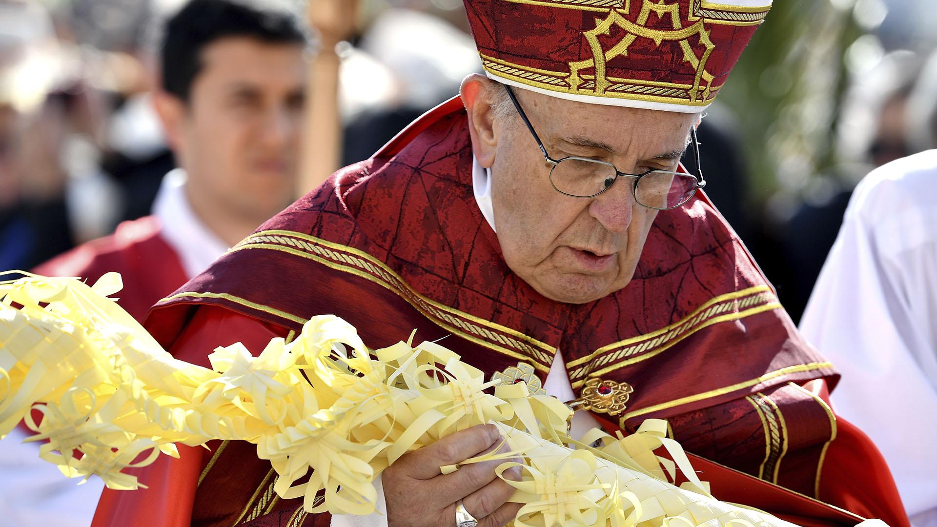 El papa Francisco sí presidirá la misa del Domingo de Ramos... será dado de alta mañana. Noticias en tiempo real