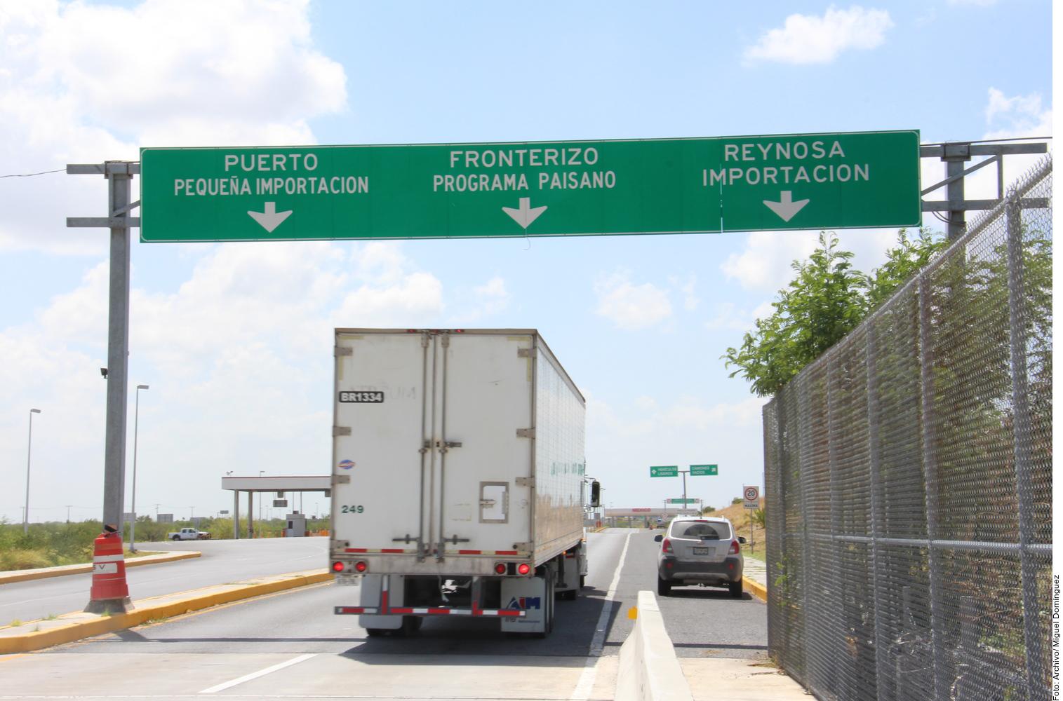Detienen más de mil 300 camiones de carga en frontera de México y EU. Noticias en tiempo real