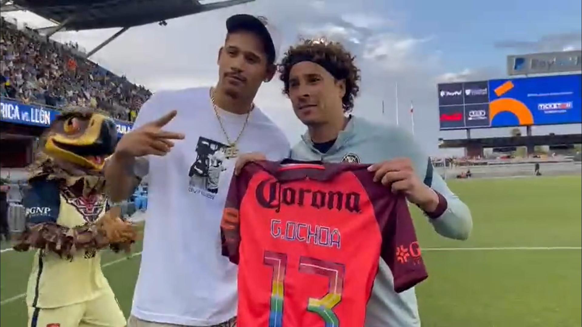 Juan Toscano recibe jerseys de América y León, pero no de Tigres. Noticias en tiempo real