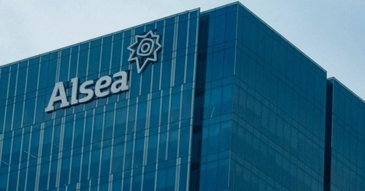Disminuye 65.7% utilidad neta de Alsea en primer trimestre de 2026