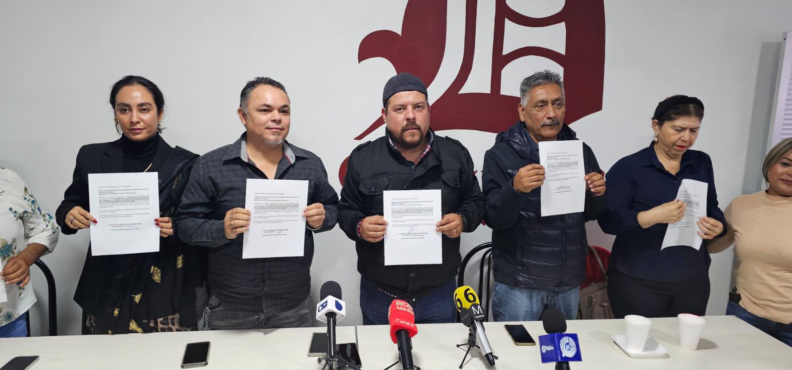  Renuncia en bloque revienta al PT Torreón; acusan a Mejía Berdeja de operar al partido como franquicia . Noticias en tiempo real