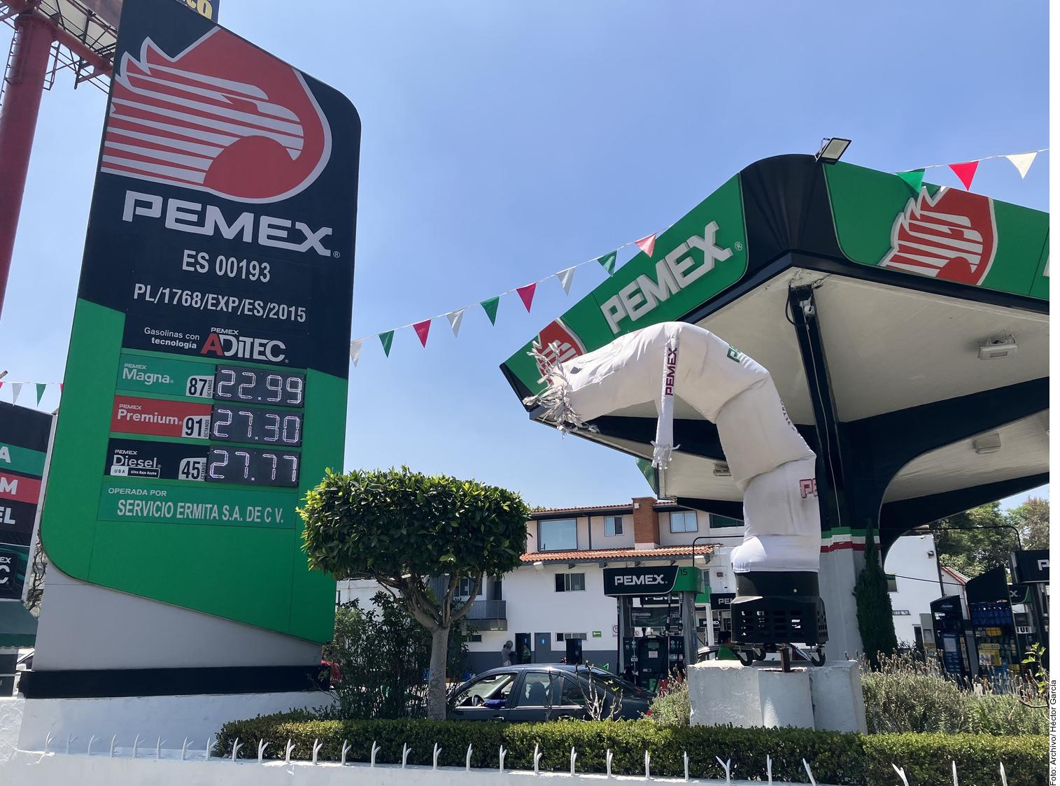 Receta guerra en Irán gasolinazo Premium en México; más cara 33% que en Texas