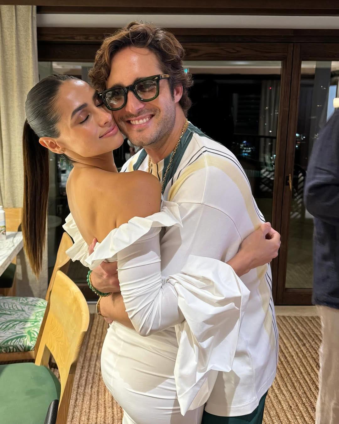 Diego Boneta y Renata Notni habrían terminado tras cinco años de relación