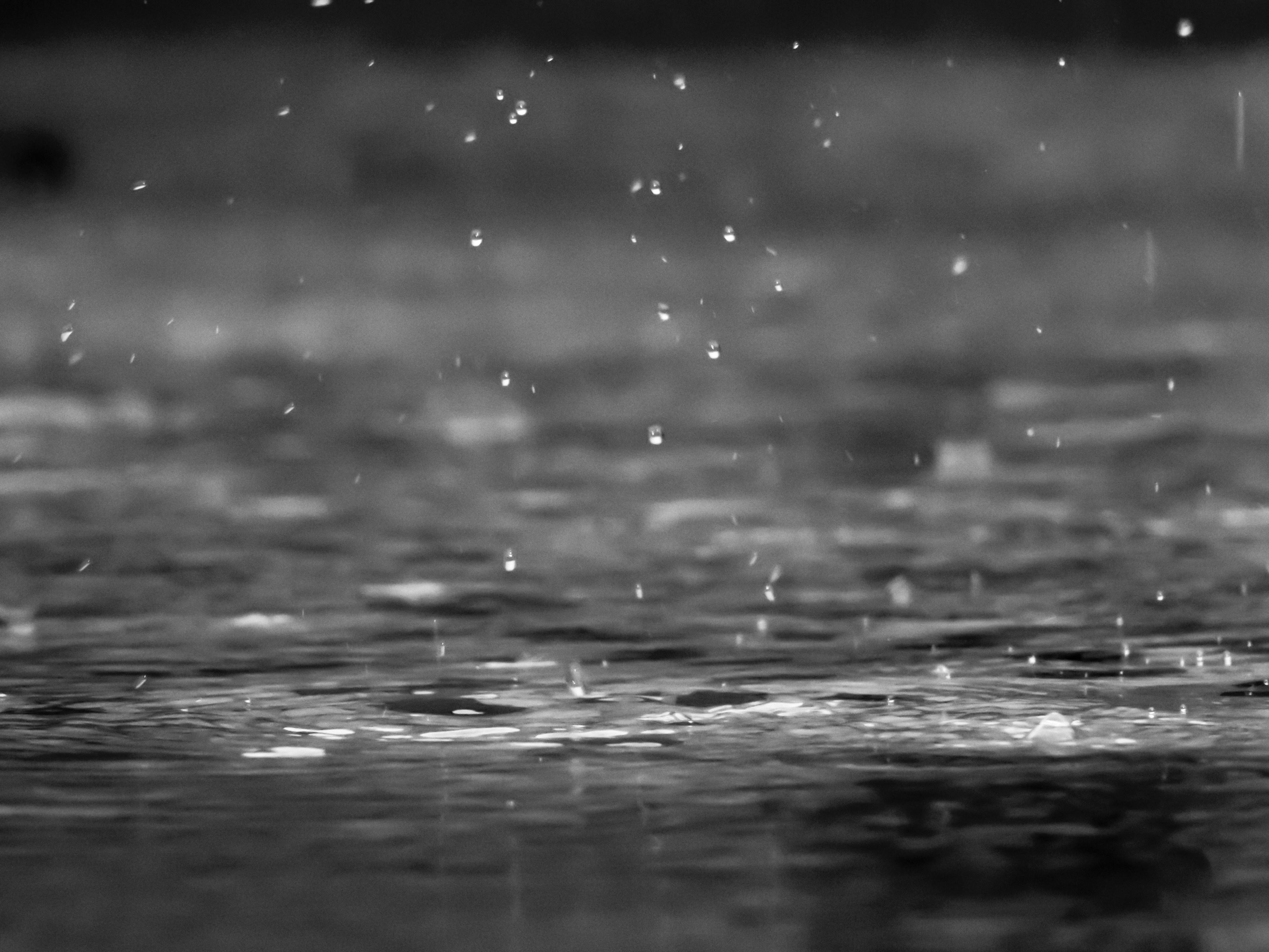 Saltillo: Tras días de intenso calor, refrescan lluvias y caída de granizo. Noticias en tiempo real