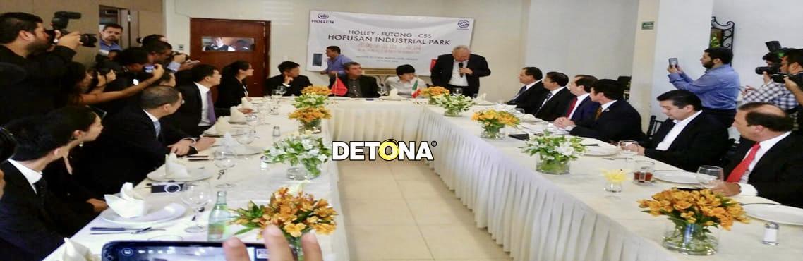 Primera reunión de directivos del parque industrial Hofusan, con el gobierno de NL, 21 de octubre de 2015.