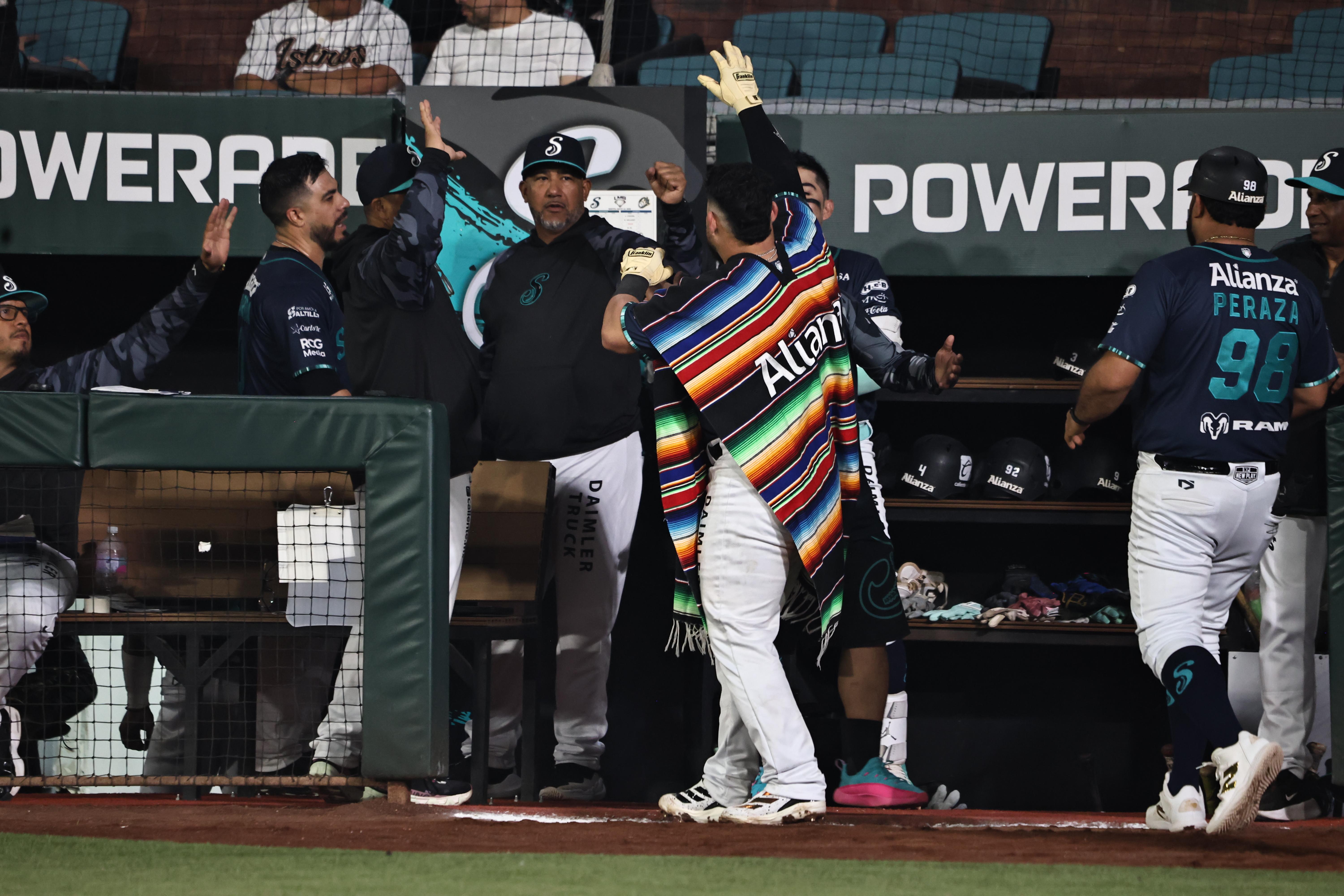 Saraperos remonta en el cierre y vence a Charros en el arranque de la serie
