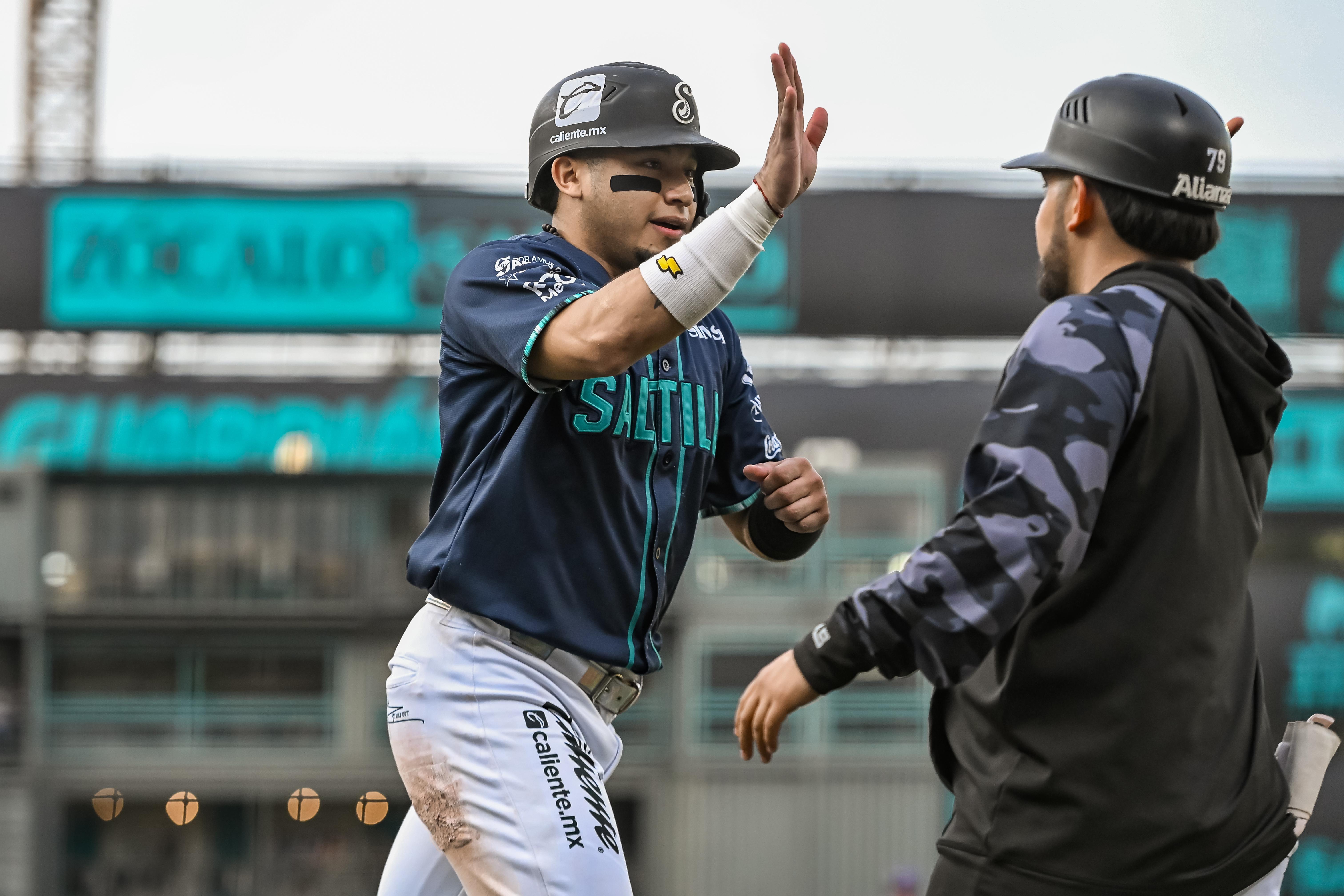 Saraperos evita la barrida en extra innings y vence a Dorado