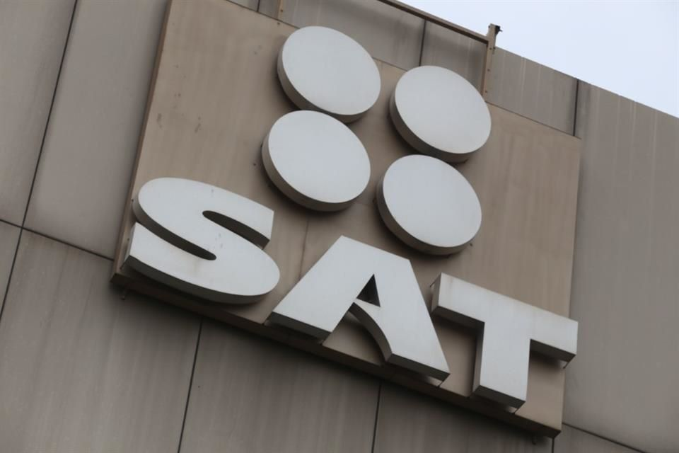 Liberan base del SAT ‘gratis’: 6.5 millones de registros; temen robo de identidad por datos fiscales