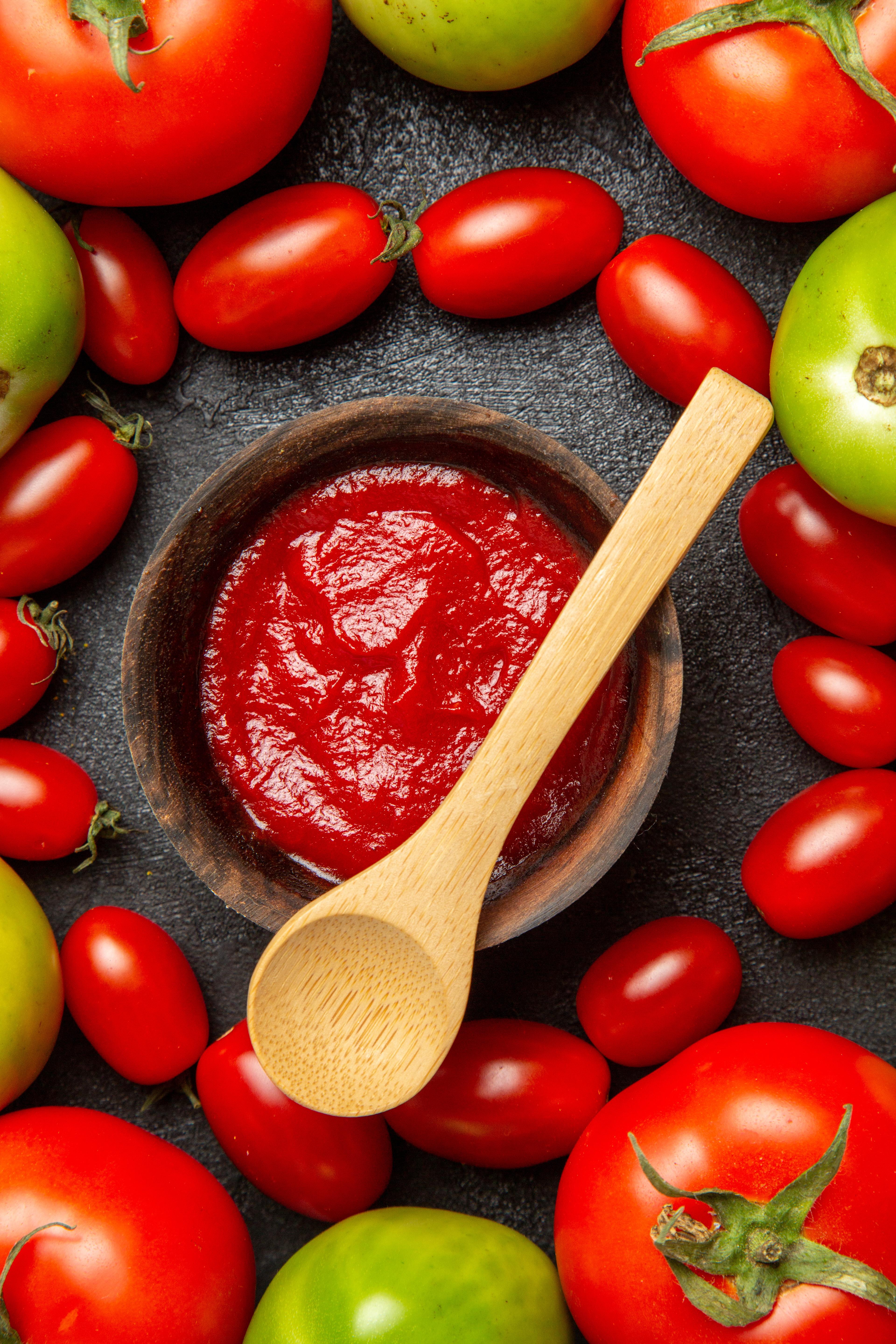 El tomate es fuente de antioxidantes, vitaminas A y C, así como licopeno.