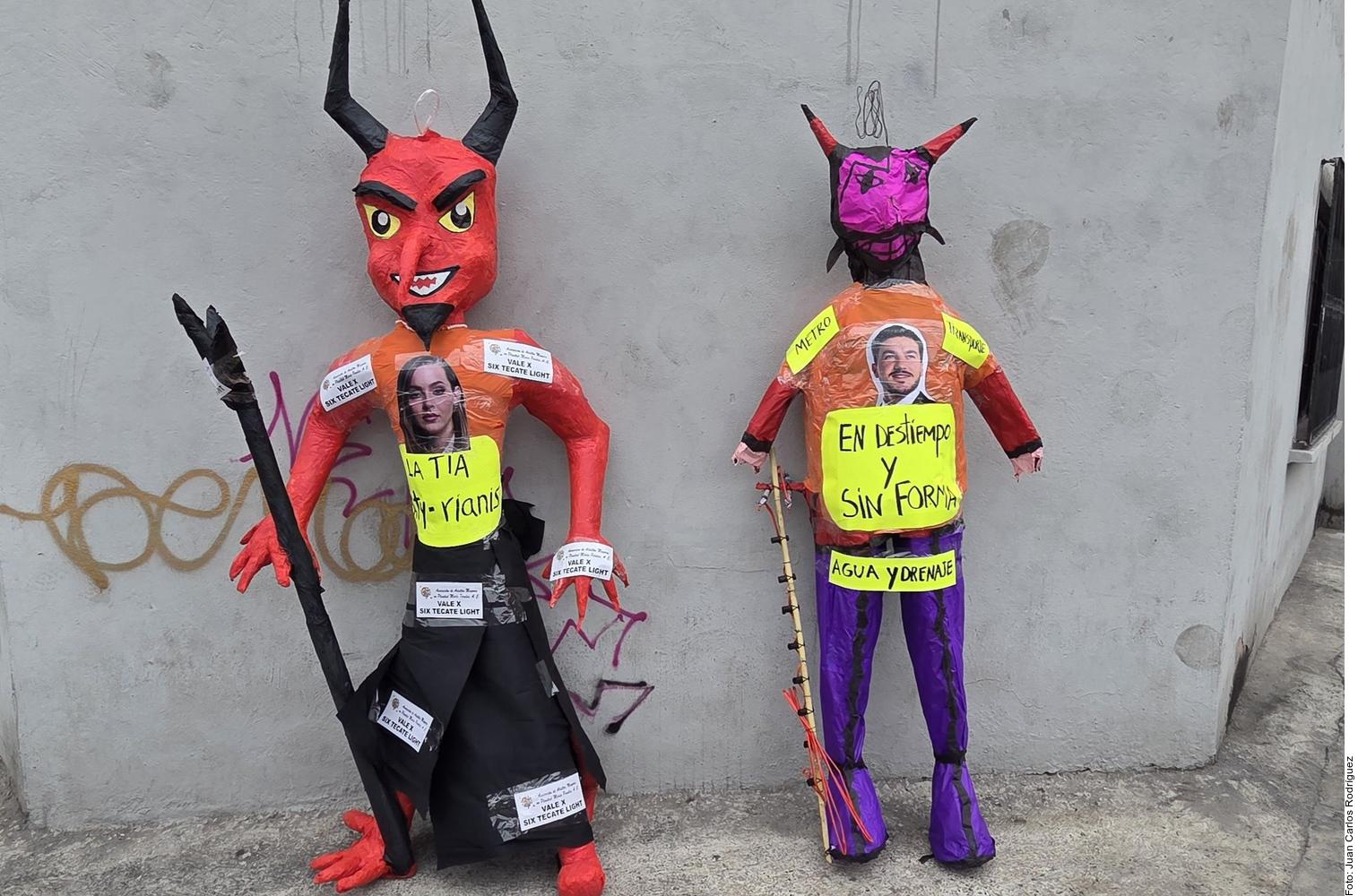 Prenden fuego a Samuel García y Mariana Rodríguez, durante ‘quema de Judas’ en Nuevo León
