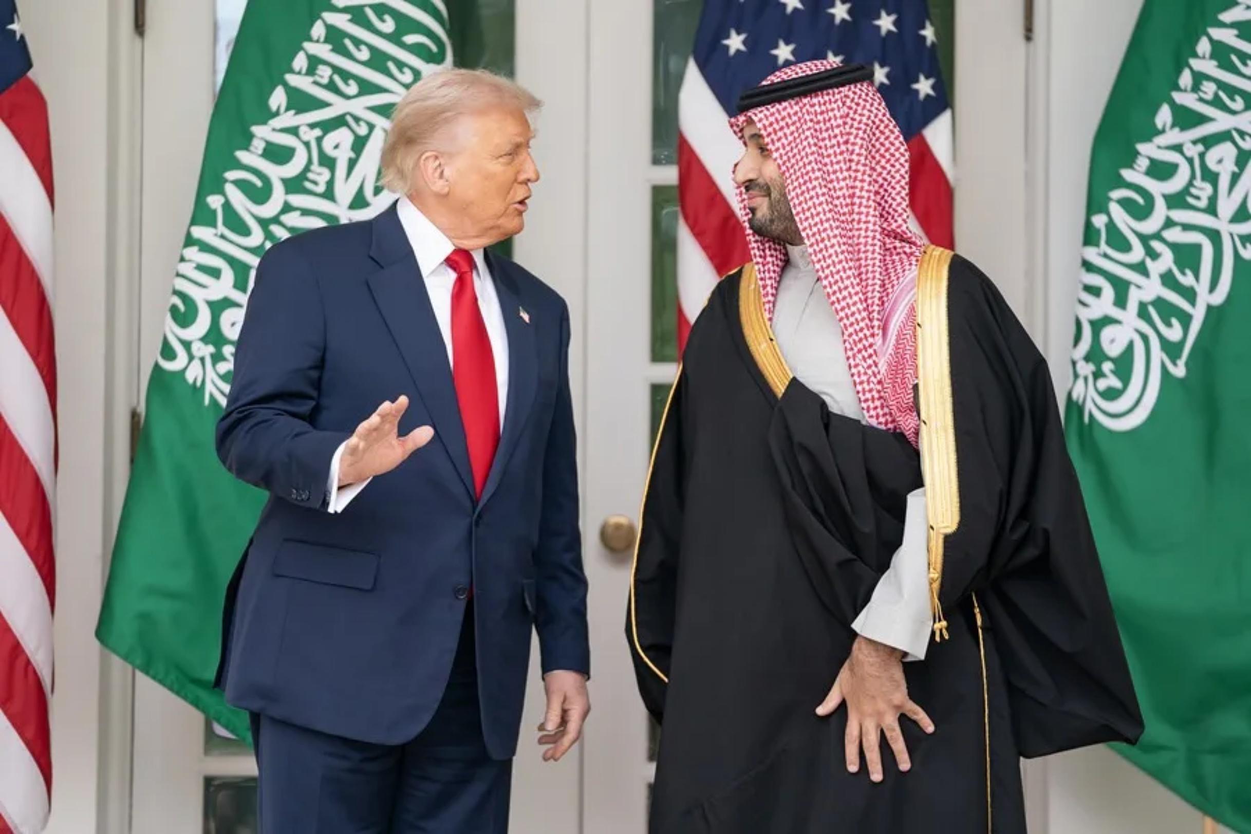 Da a conocer The New York Times que el príncipe saudí presiona a Trump para seguir la guerra contra Irán