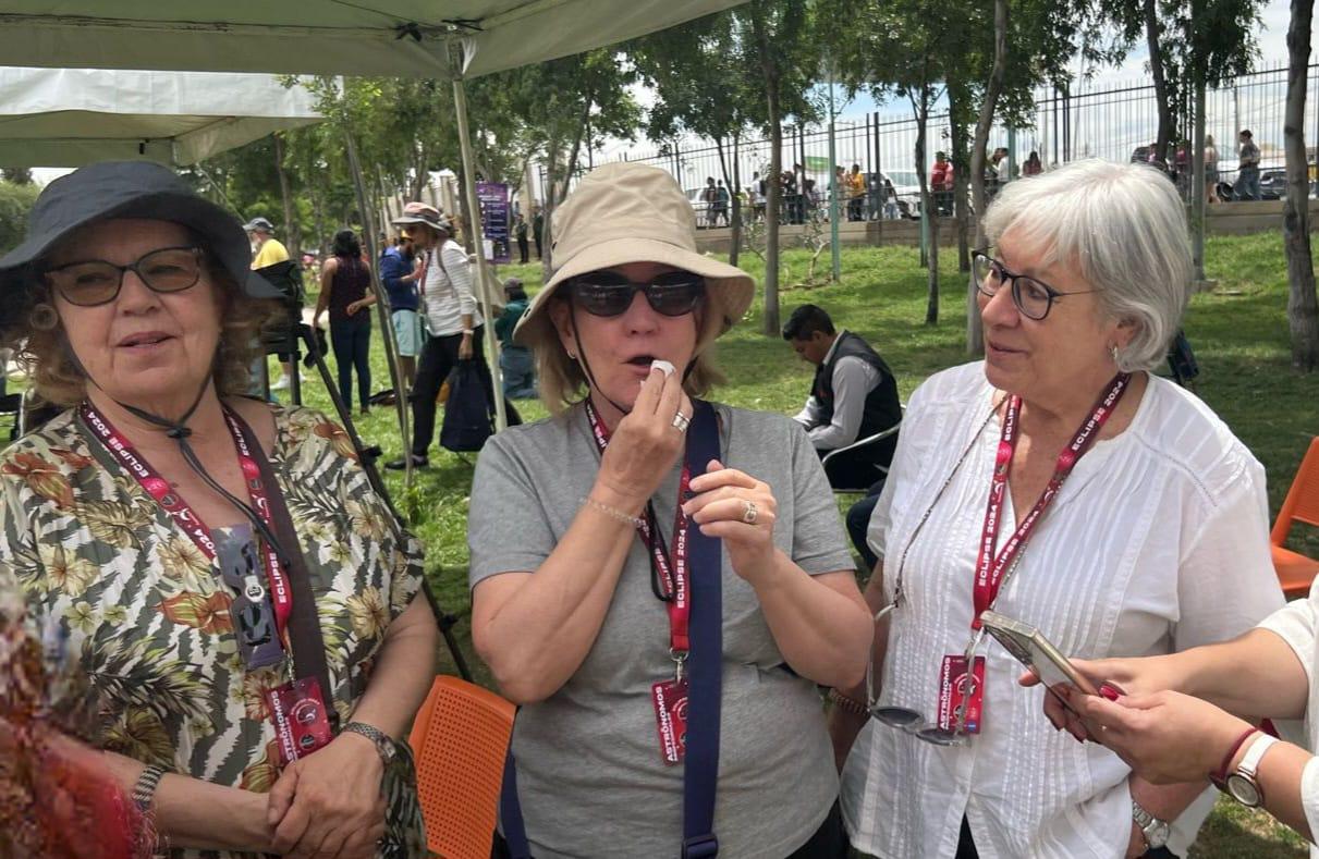 Llega a Torreón desde Barcelona grupo de astrónomas a disfrutar eclipse; reconocen seguridad. Noticias en tiempo real