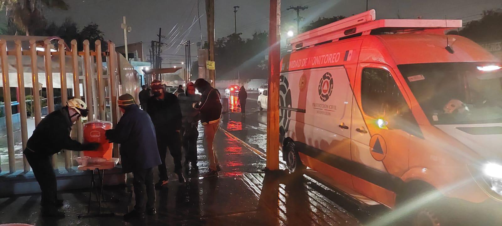 Nuevo León atiende a mil 100 personas en ‘Operativo Carrusel’ por bajas temperaturas. Noticias en tiempo real
