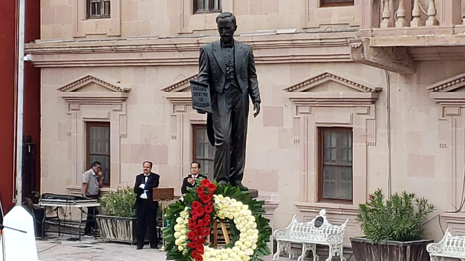 A 150 años de su natalicio, develan estatua de Francisco I. Madero en Parras. Noticias en tiempo real