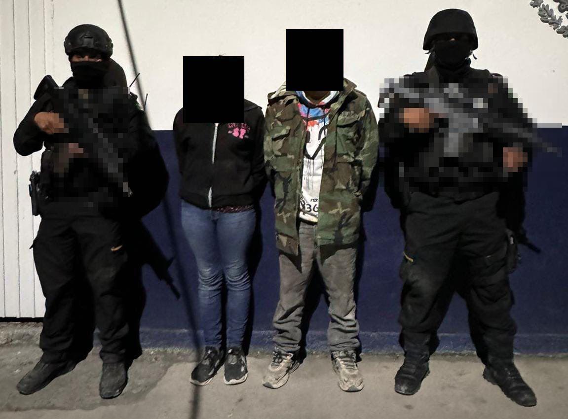 Pareja detenida en Nuevo León con 55 dosis de droga y arma exclusiva del ejército. Noticias en tiempo real
