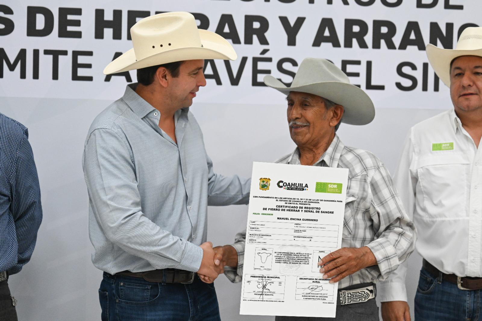 Impulsan Javier Díaz y el Gobernador de Coahuila certeza ganadera en el campo de Saltillo. Noticias en tiempo real