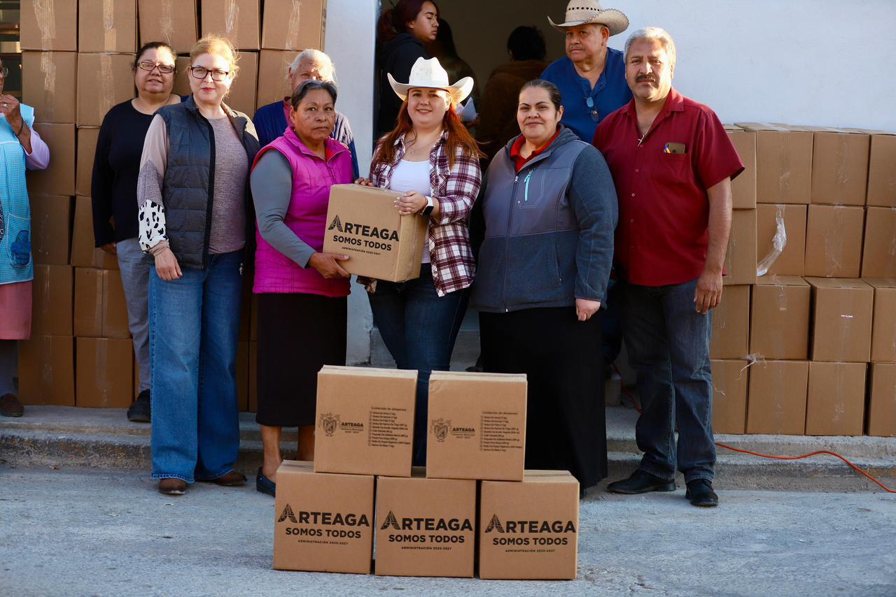 Con despensas mensuales, gobierno de Arteaga impulsa apoyo alimentario a comunidades rurales