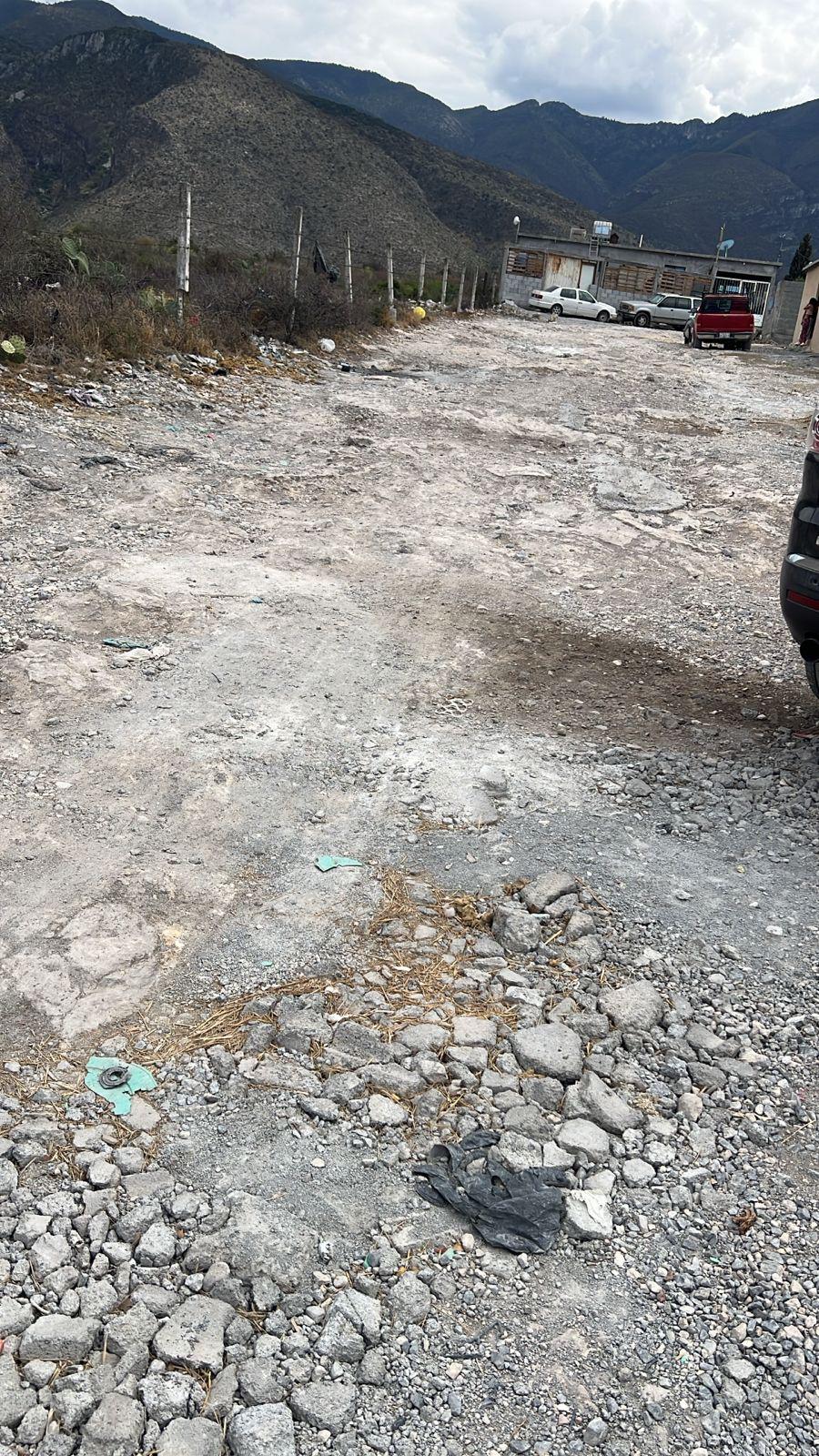 Saltillo: piden vecinos de colonia San Juan emparejar calle y liberar fosas sépticas