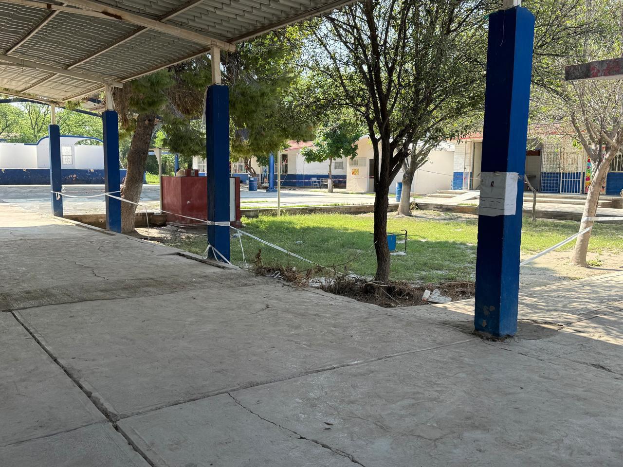 Lluvias dejan afectaciones en dos planteles de la colonia Leandro Valle en Monclova