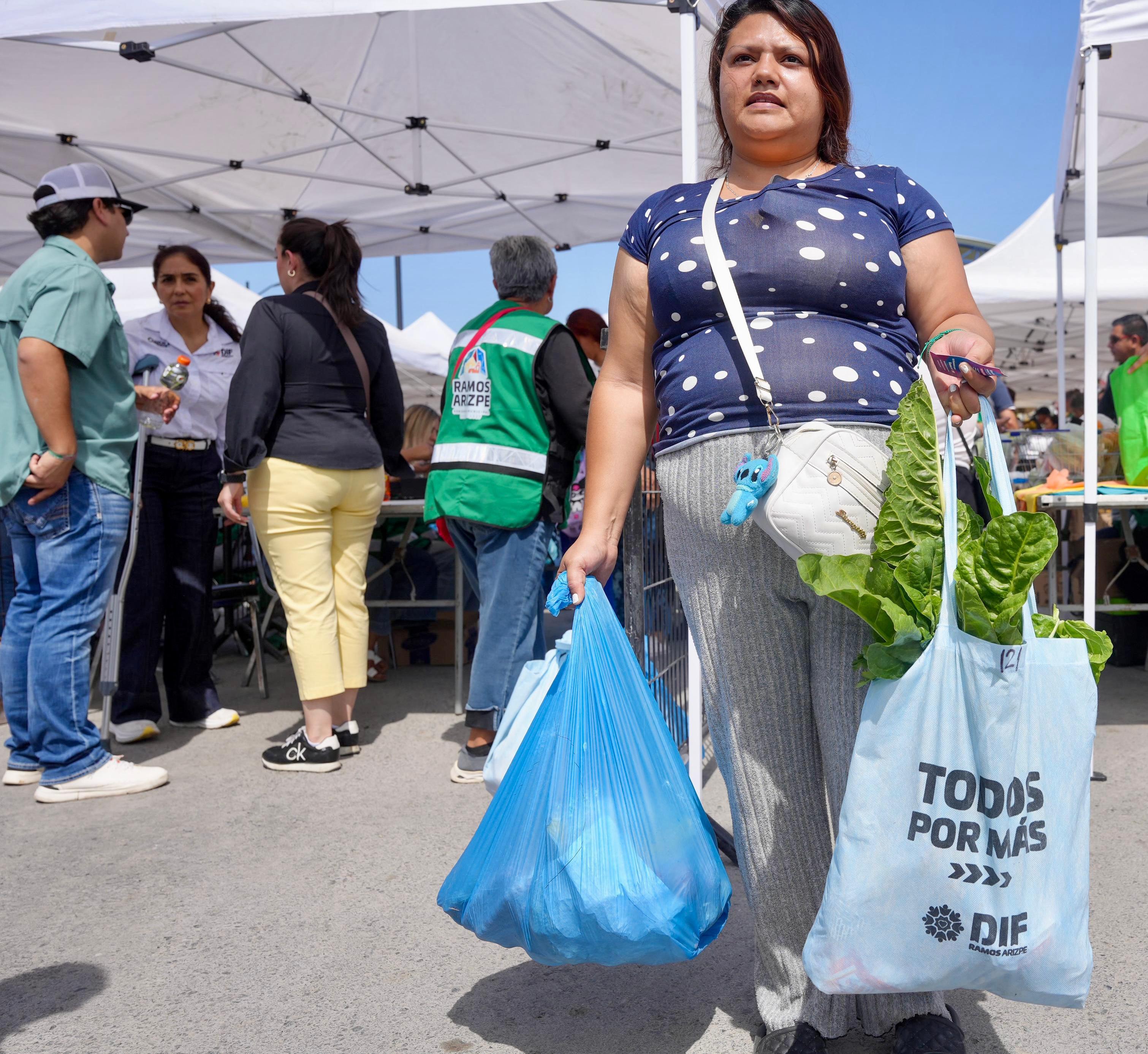 Mercadito de a peso alivia bolsillos y fortalece comunidad en Ramos Arizpe