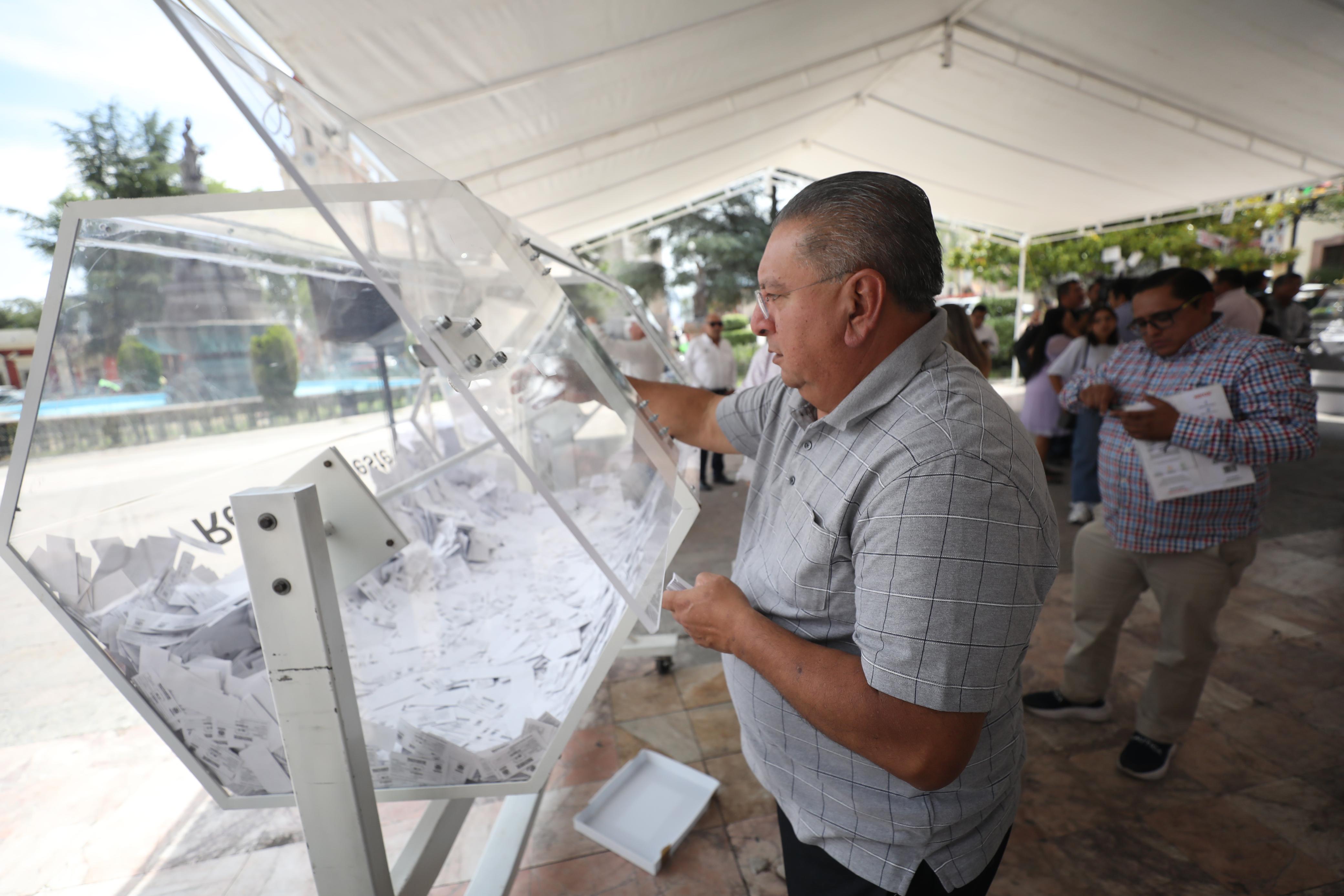 Premian a contribuyentes cumplidos con sorteo de 2 casas, 15 vehículos y 40 premios de 50 mil pesos en Coahuila