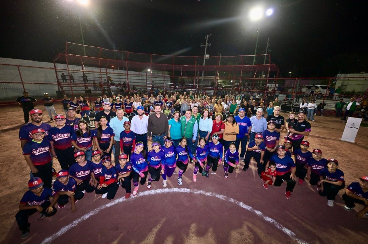 Ayuntamiento de Monclova entrega rehabilitación del Campo Pericos con inversión de 4 MDP