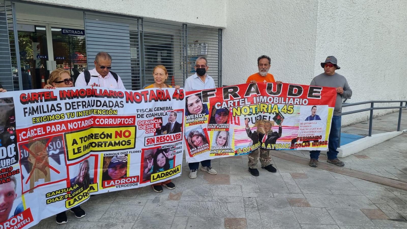 Torreón: bloquean calles para exigir que le nieguen amparo a exnotario acusado de fraude