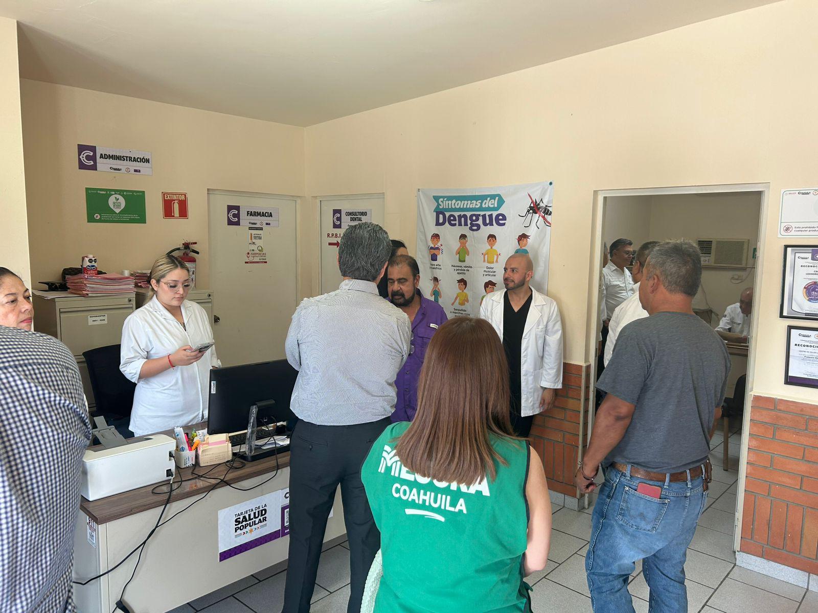 Adultos mayores vuelven a sonreír tras recibir prótesis dentales gratuitas en Monclova