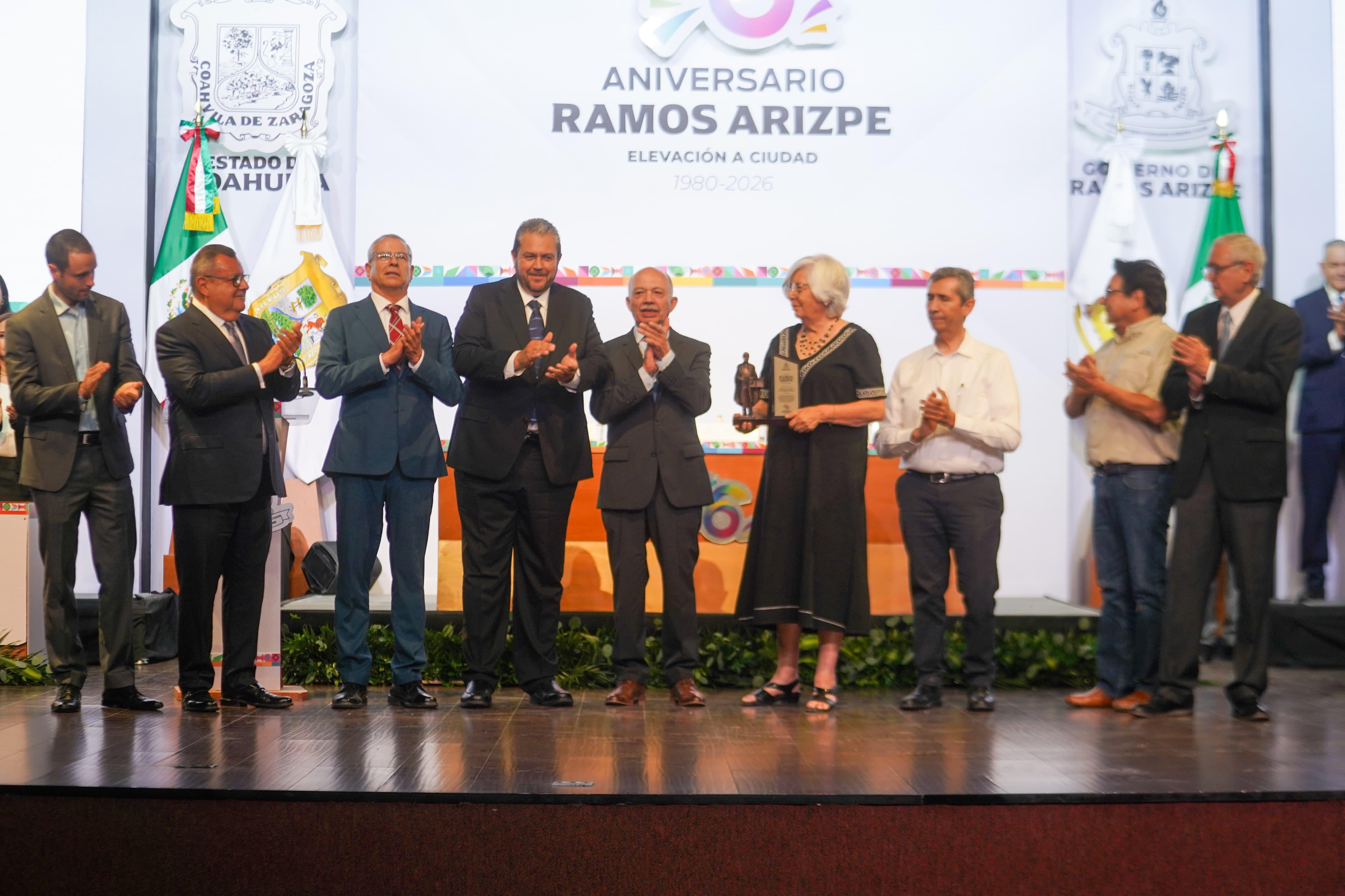 El reconocimiento distingue a personas e instituciones que han contribuido al desarrollo histórico, social, económico y cultural del municipio.