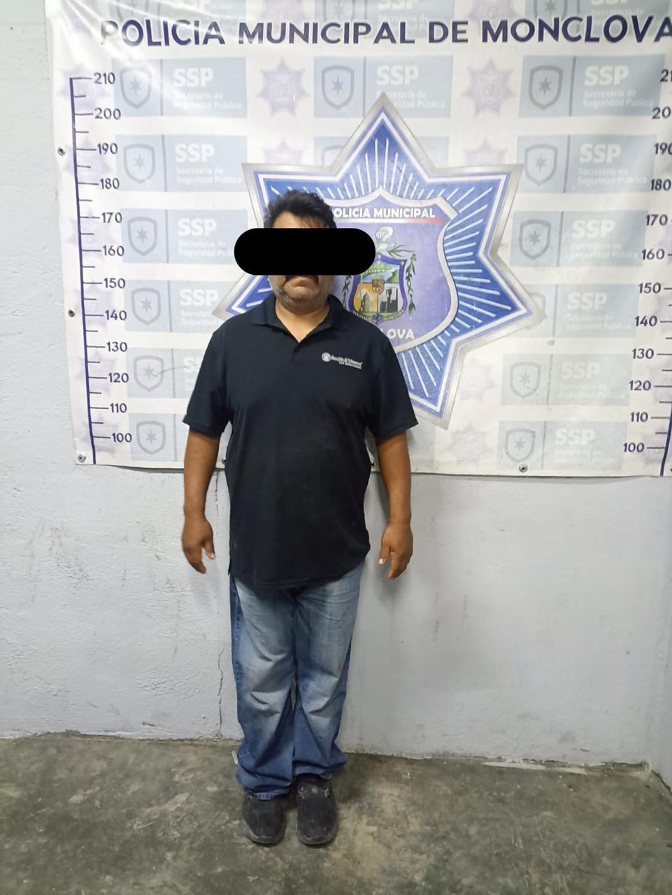 Autoridades detuvieron a los presuntos cobradores señalados por vecinos de la colonia Lupita Murguía por amenazas y agresiones relacionadas con préstamos.