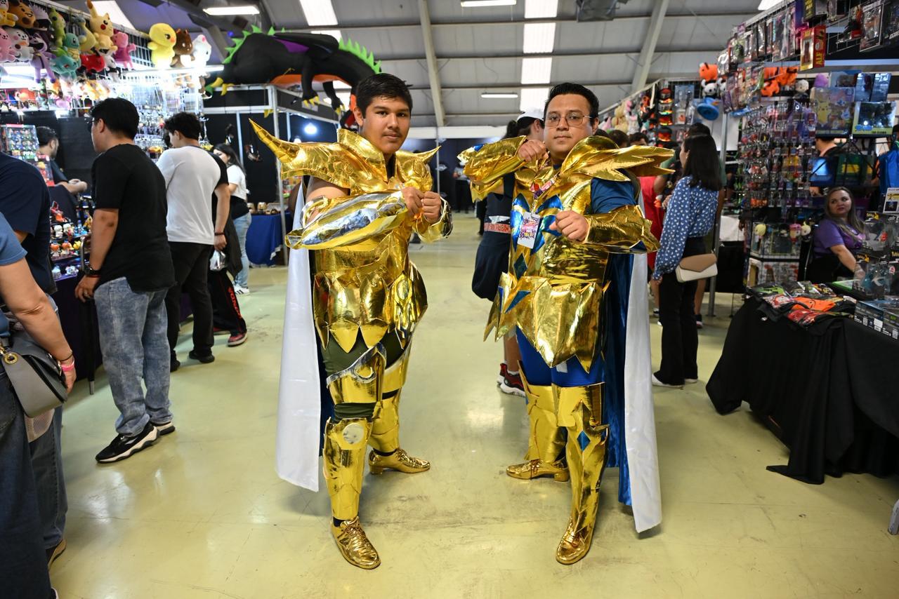 Familias completas acudieron caracterizadas de personajes de anime, videojuegos y cultura pop durante el Otaku Fest 2026.