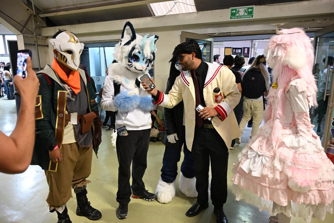 Visitantes acudieron realizando cosplay o disfrazados de sus personajes favoritos.