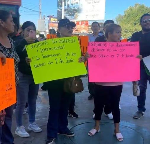 Torreón: entre la angustia y la incertidumbre, familiares ex