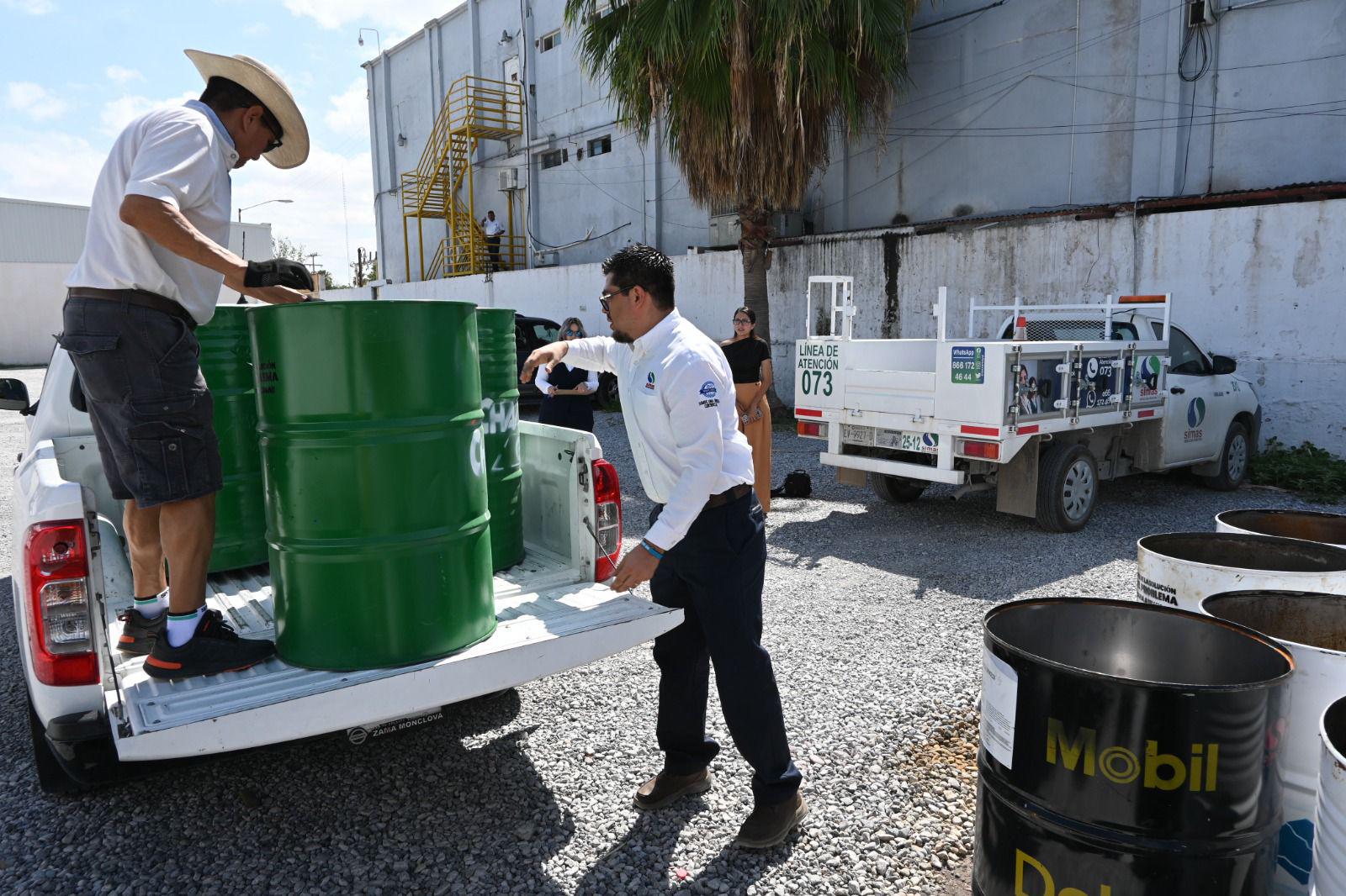 Monclova: entrega Simas botes de basura a escuelas para prev