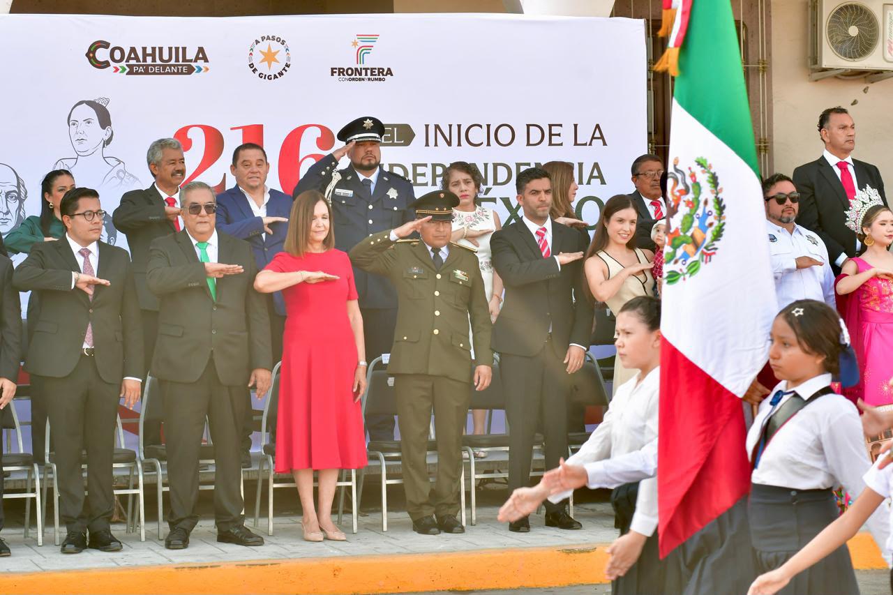 Frontera se viste de fiesta con desfile por la Independencia